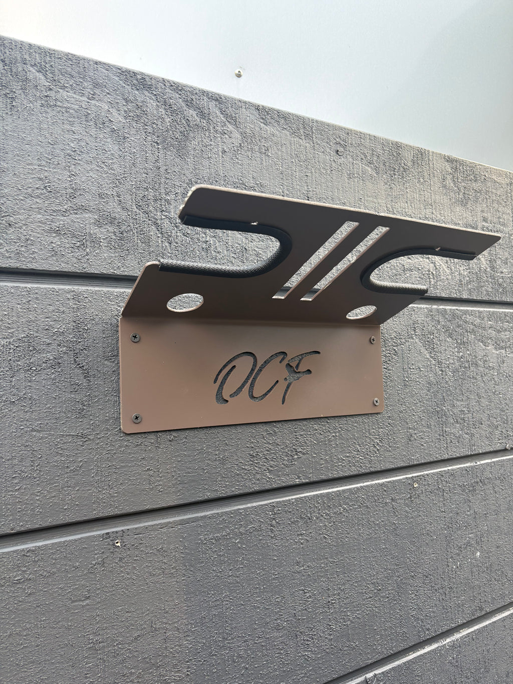 Spinning Wing Wall Mount