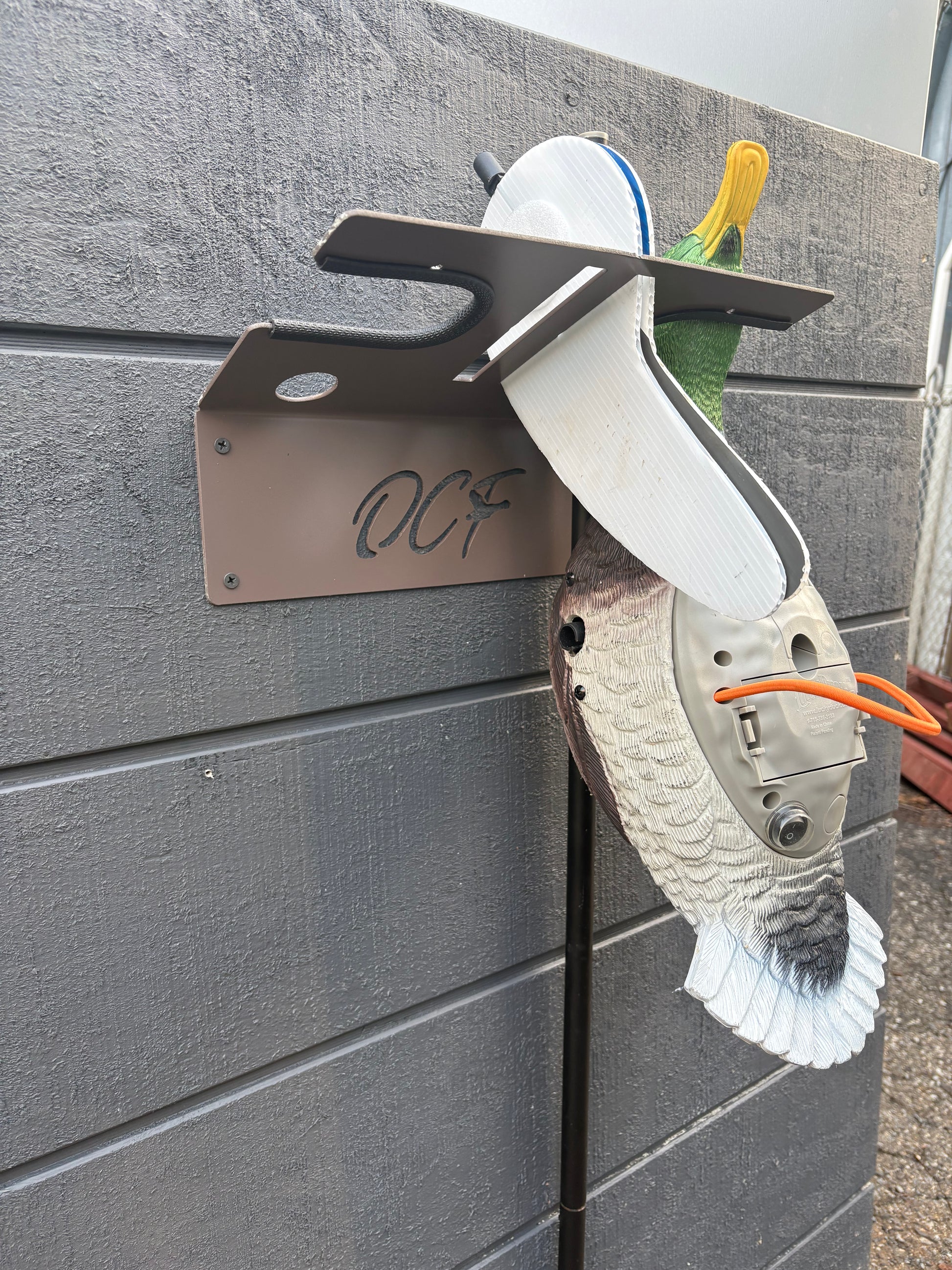 Spinning Wing Wall Mount